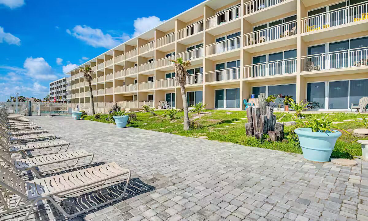 Photo of Patio Balcony in Rogers Seabreeze