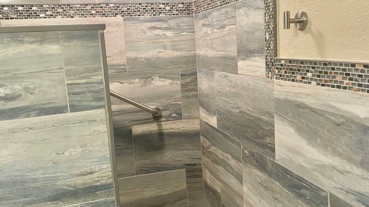 Photo of Bathroom in Rogers Seabreeze