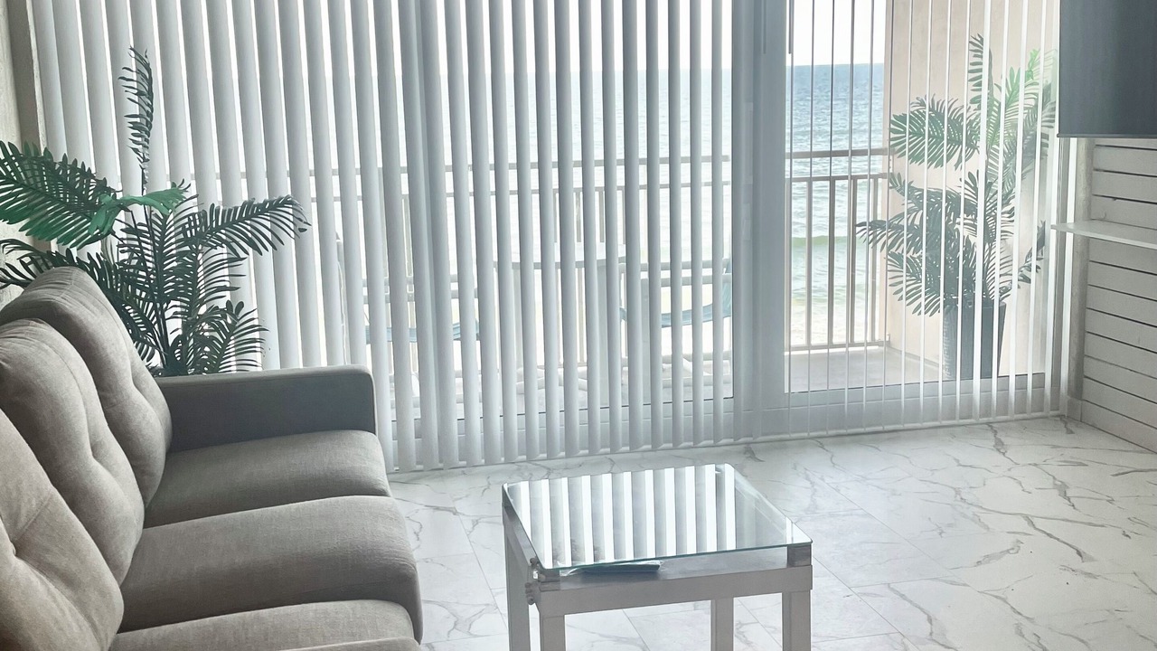 Photo of Livingroom in Rogers Seabreeze