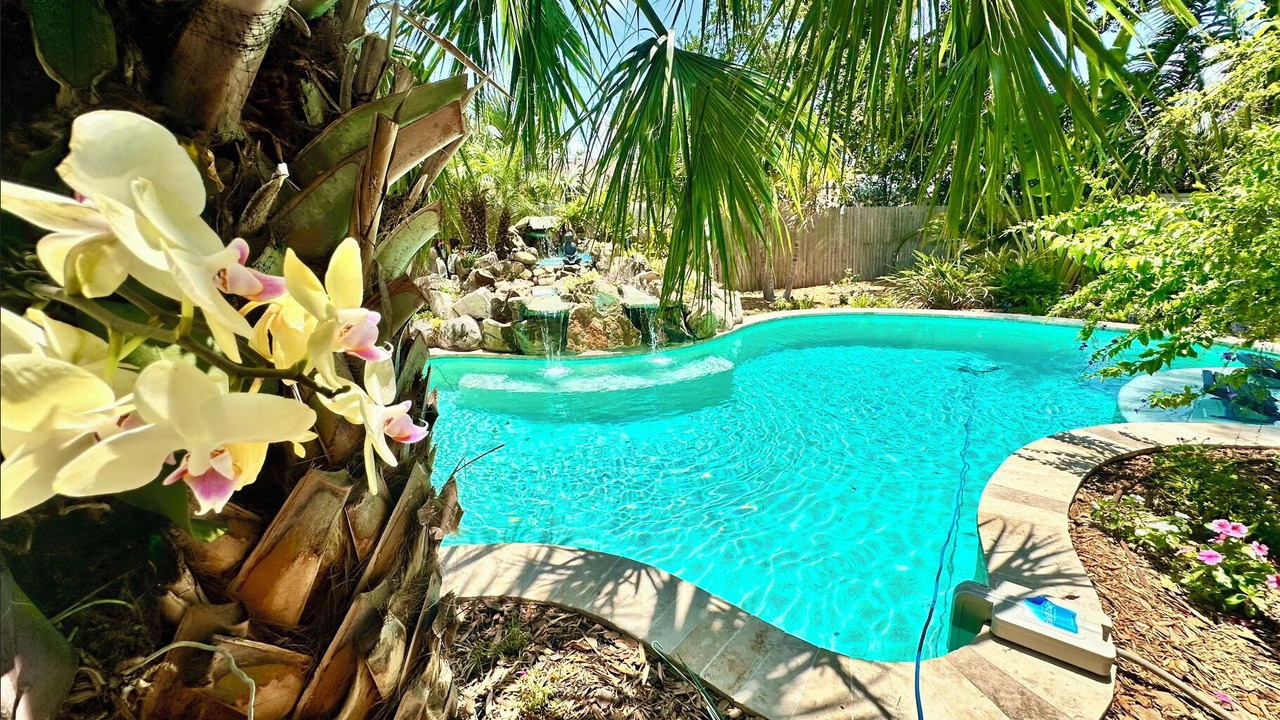 Photo of Outdoor in Harbor Hills