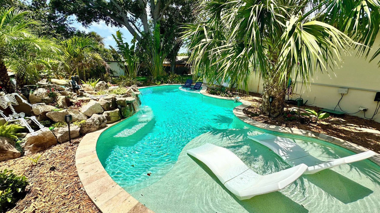 Photo of Outdoor in Harbor Hills