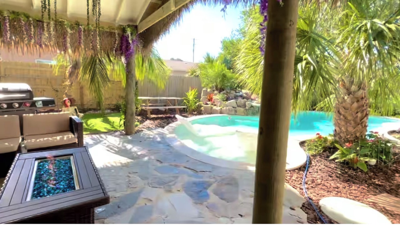 Photo of Outdoor in Harbor Hills