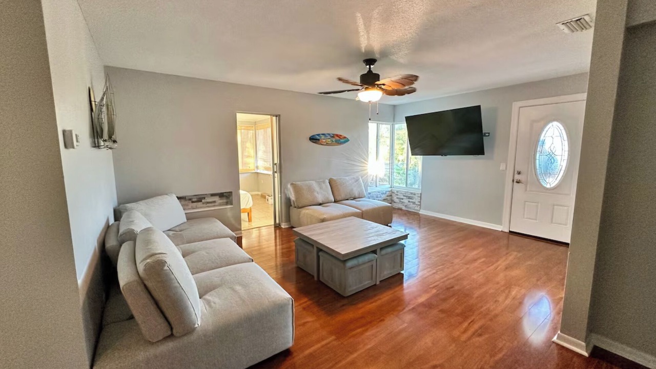 Photo of Livingroom in Harbor Hills