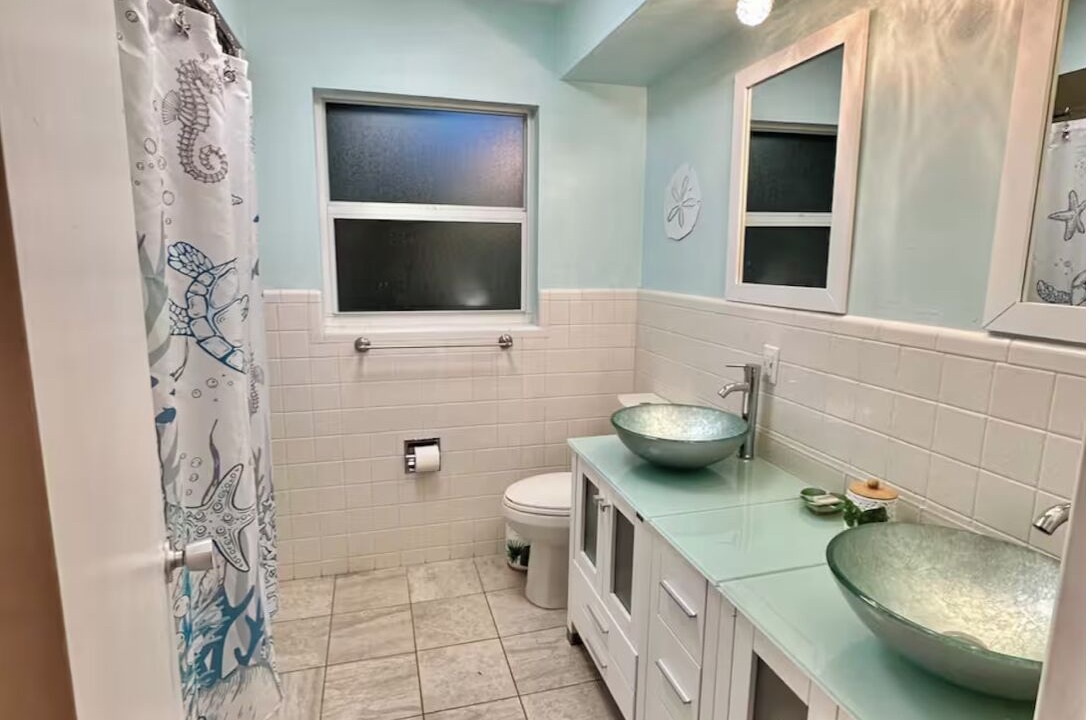 Photo of Bathroom in Harbor Hills