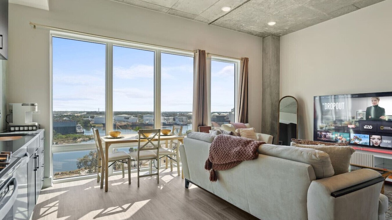 Photo of Livingroom in Channel District