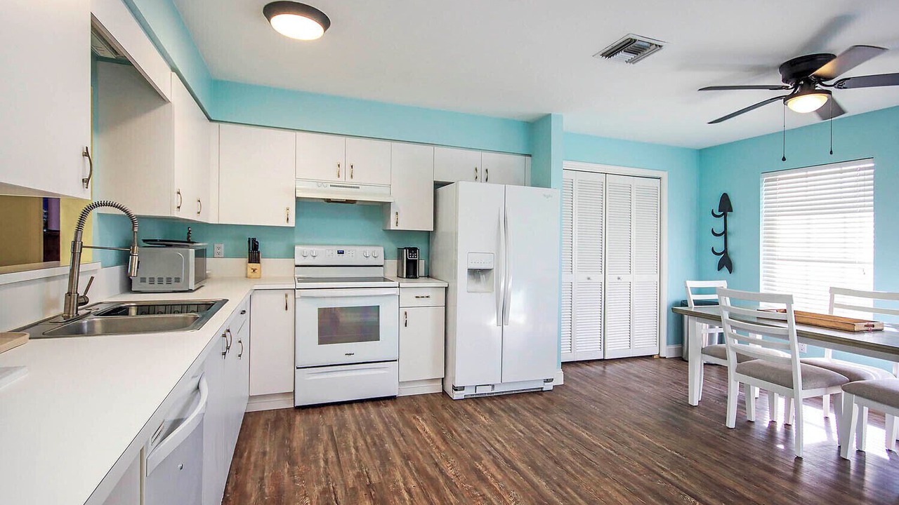 Photo of Kitchen in Gumbo Limbo