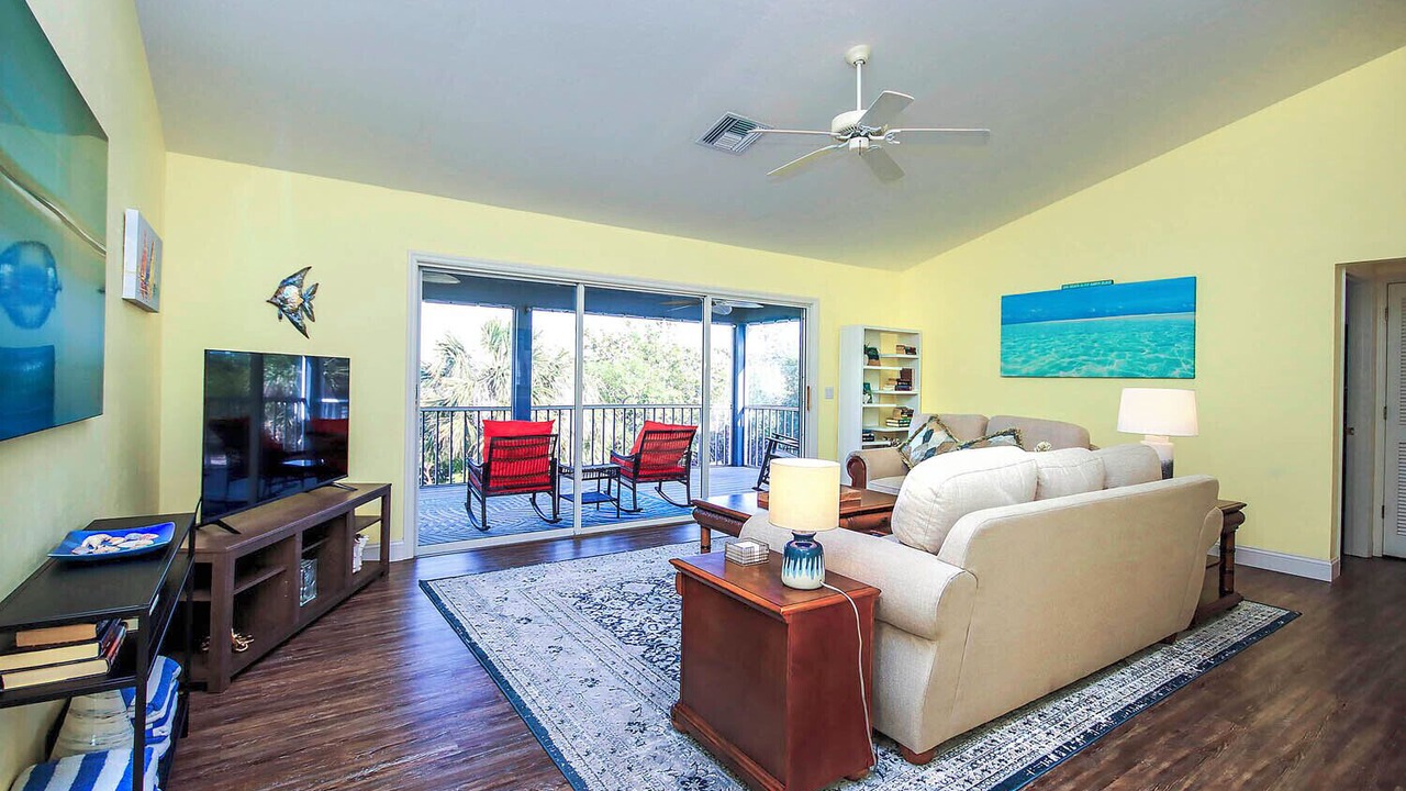 Photo of Livingroom in Gumbo Limbo