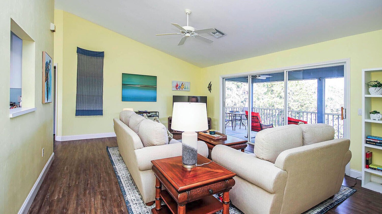 Photo of Livingroom in Gumbo Limbo