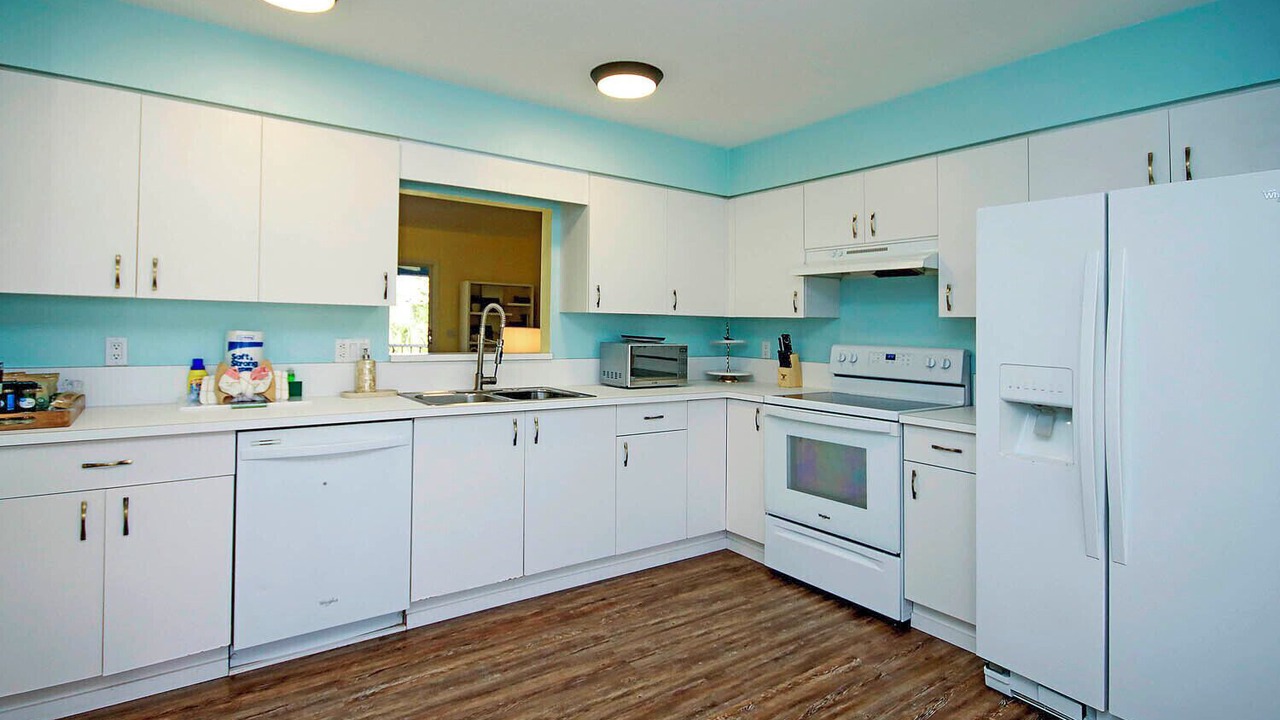 Photo of Kitchen in Gumbo Limbo