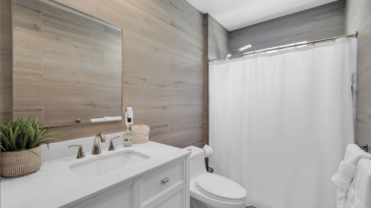 Photo of Bathroom in The Cove