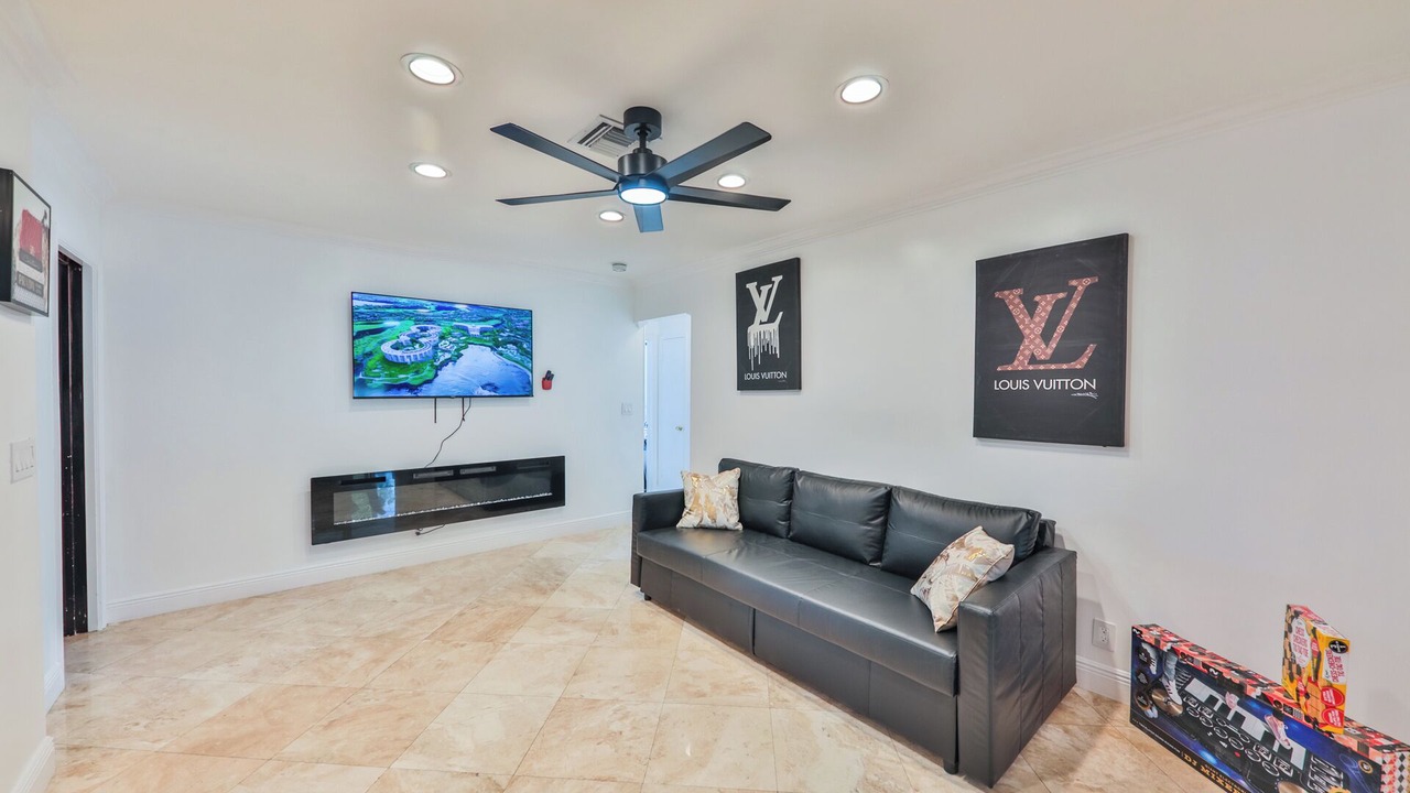 Photo of Livingroom in Hollywood Hills