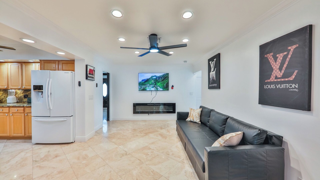 Photo of Livingroom in Hollywood Hills