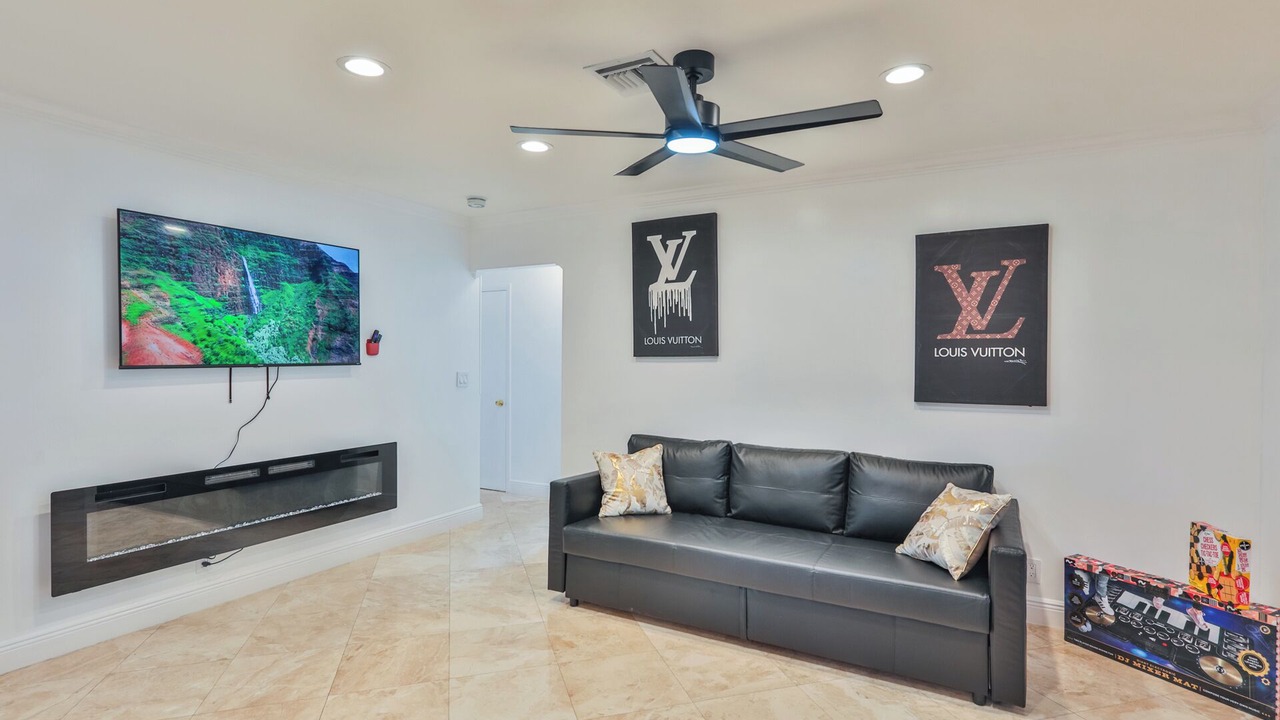 Photo of Livingroom in Hollywood Hills