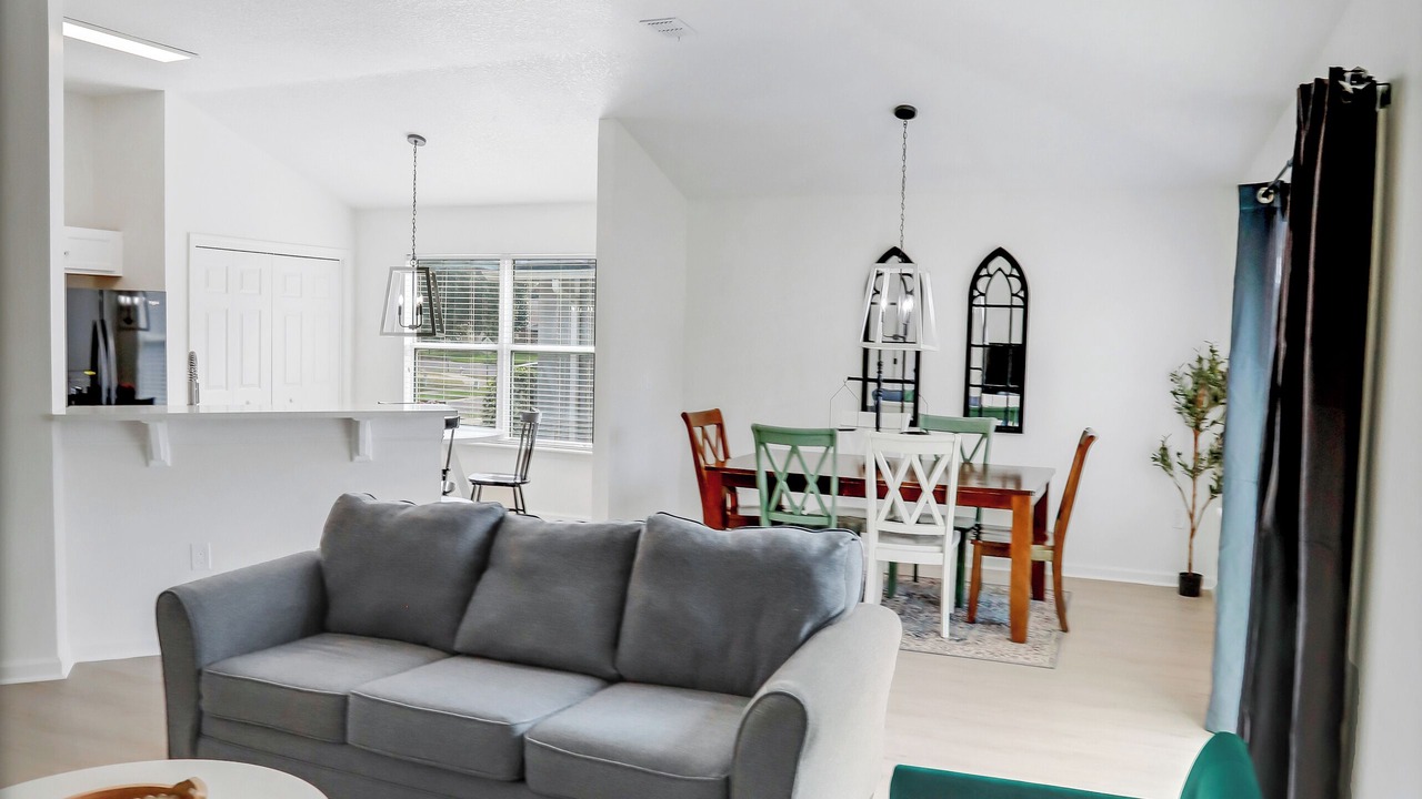 Photo of Livingroom in Doctors Inlet