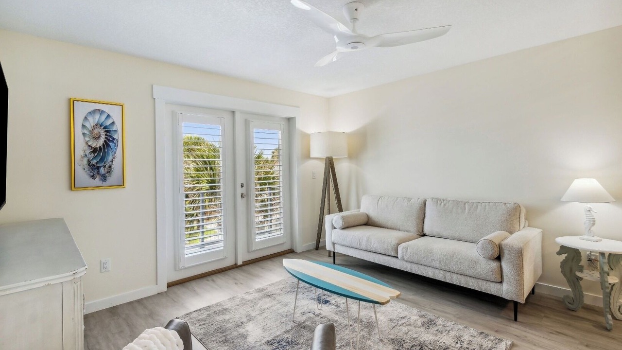 Photo of Livingroom in Atlantic Beach
