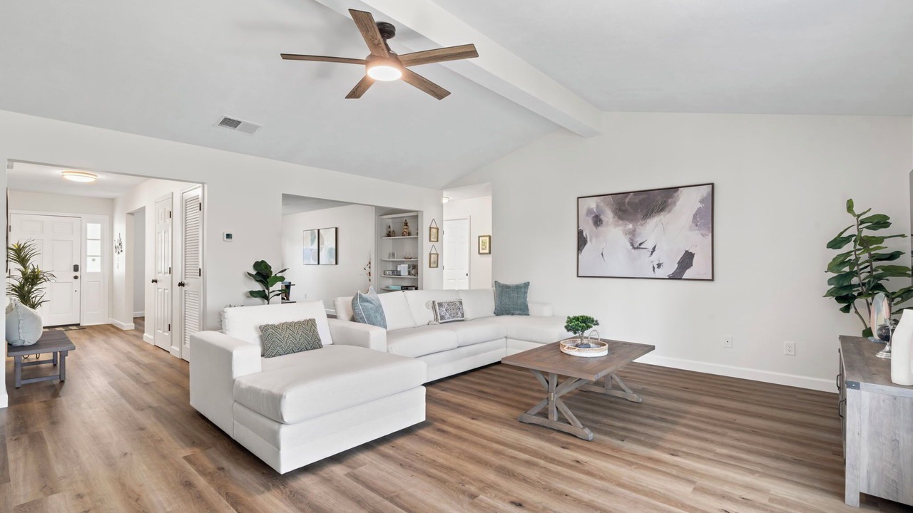 Photo of Livingroom in East Arlington
