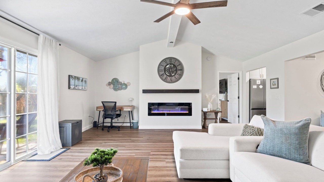 Photo of Livingroom in East Arlington
