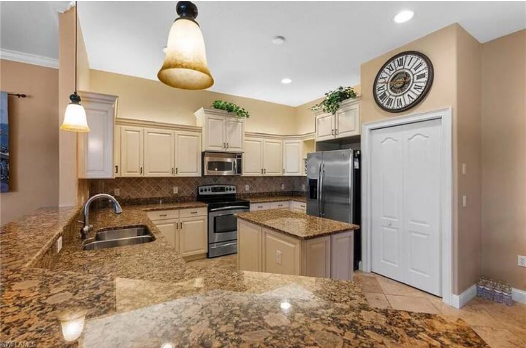 Photo of Kitchen in Estero