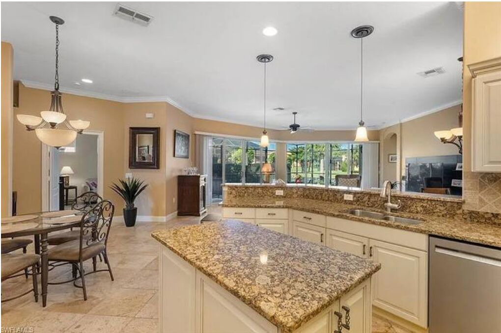 Photo of Kitchen in Estero
