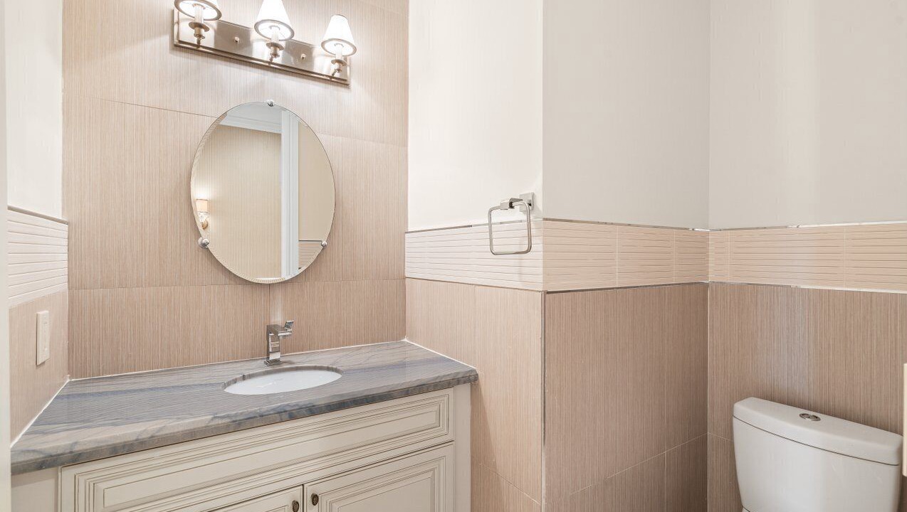 Photo of Bathroom in Olympus