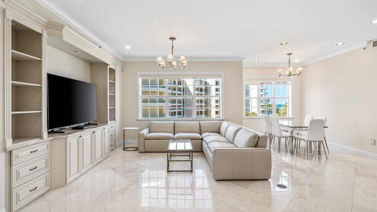 Photo of Livingroom in Olympus