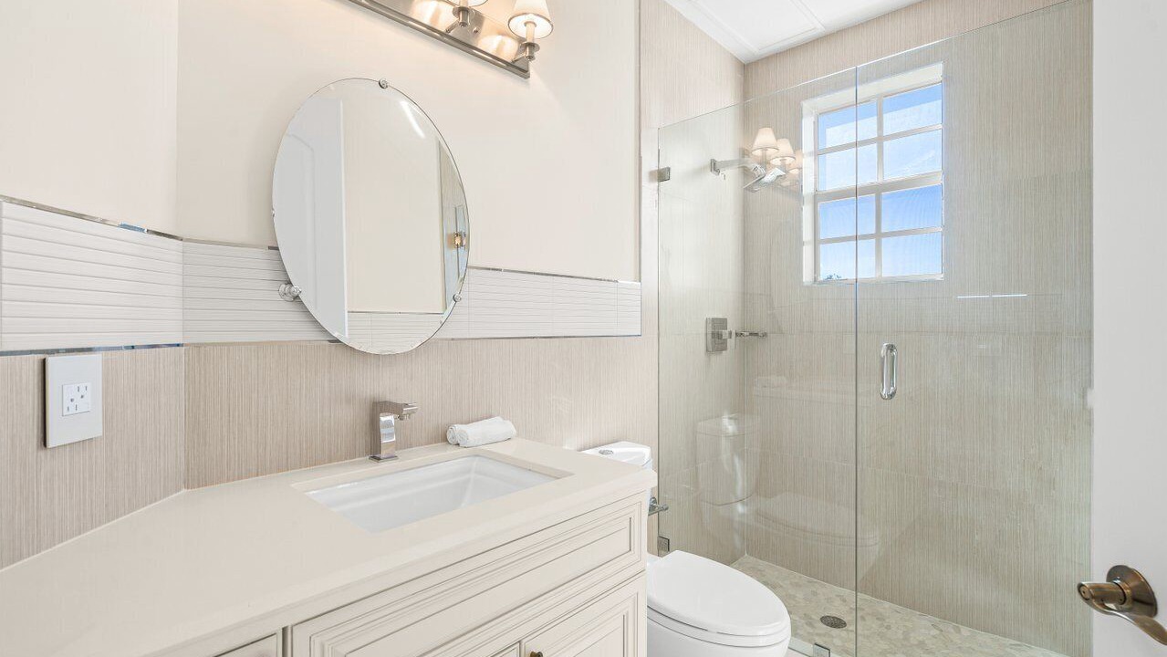 Photo of Bathroom in Olympus