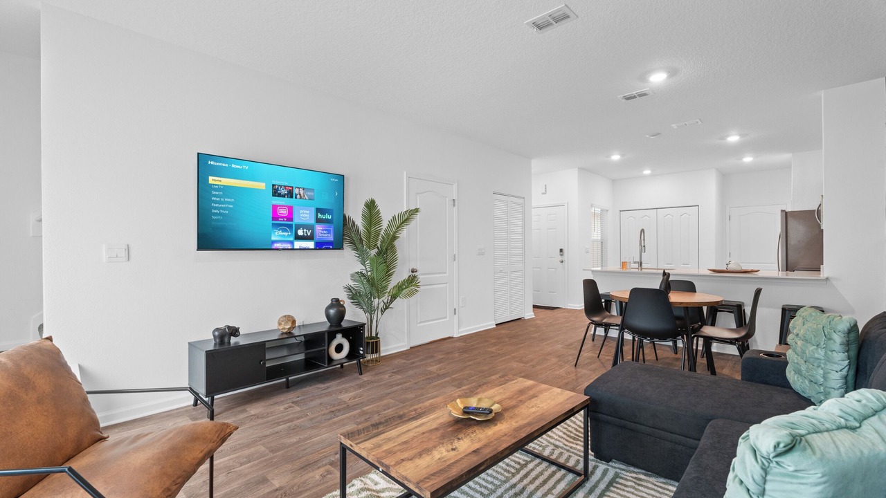 Photo of Livingroom in Baymeadows