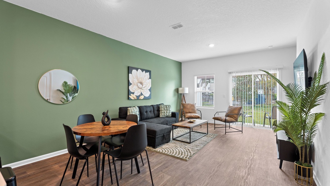 Photo of Livingroom in Baymeadows