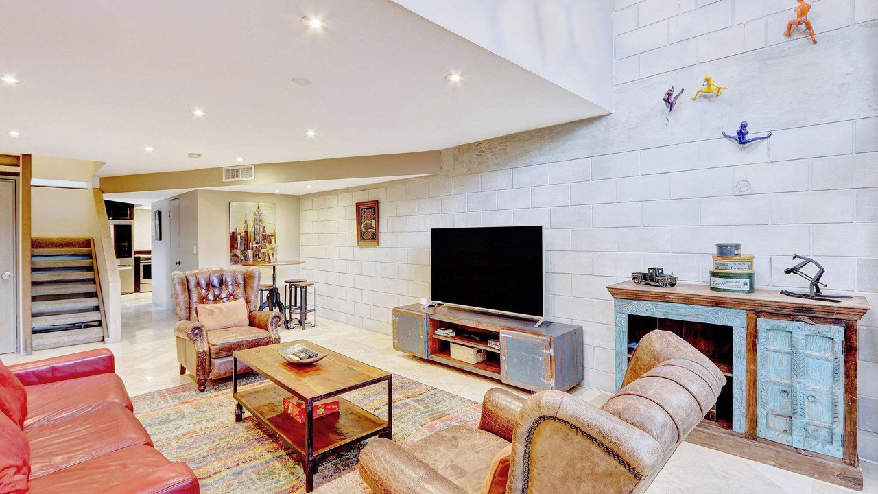 Photo of Livingroom in Hendricks and Venice Isles