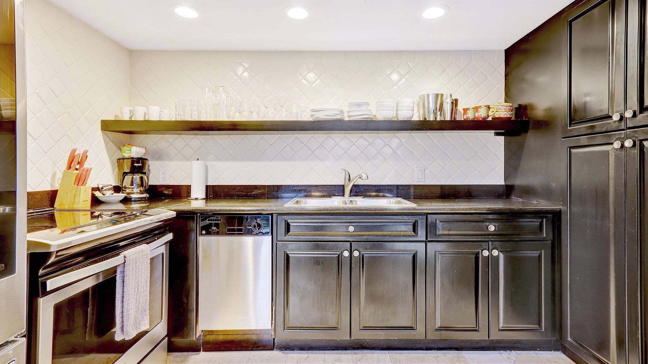 Photo of Kitchen in Hendricks and Venice Isles