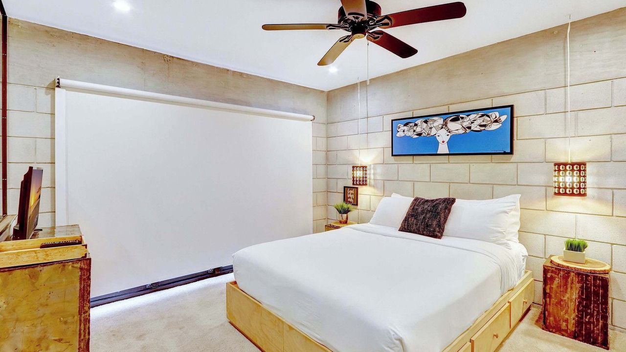 Photo of Bedroom in Hendricks and Venice Isles