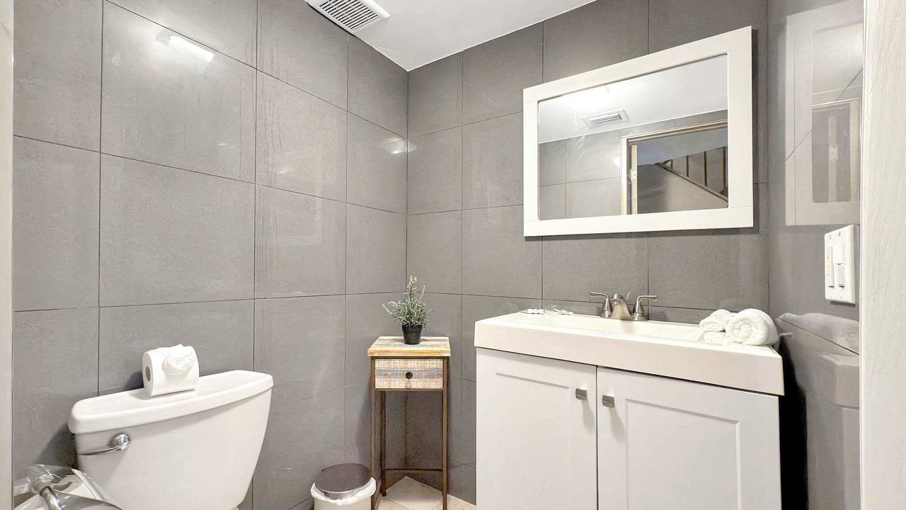 Photo of Bathroom in Hendricks and Venice Isles