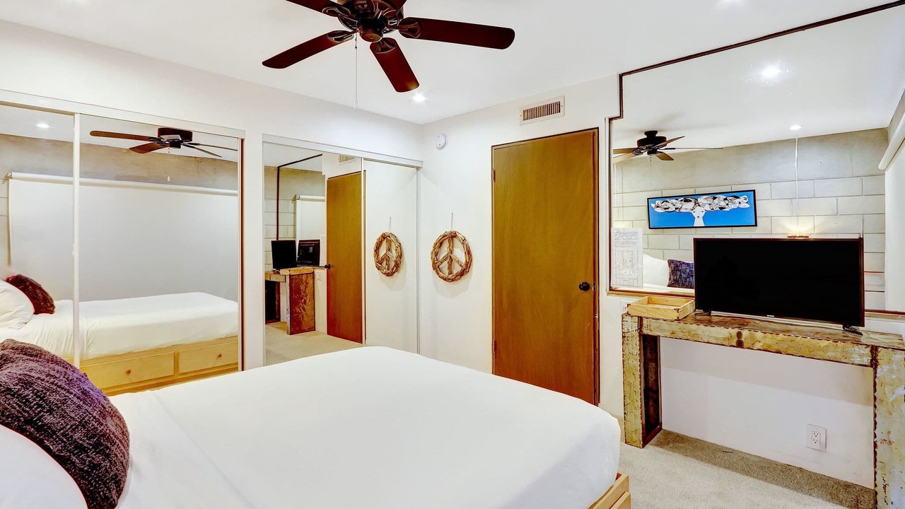 Photo of Bedroom in Hendricks and Venice Isles