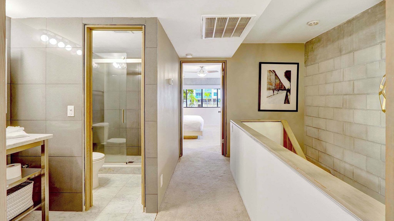 Photo of Bathroom in Hendricks and Venice Isles