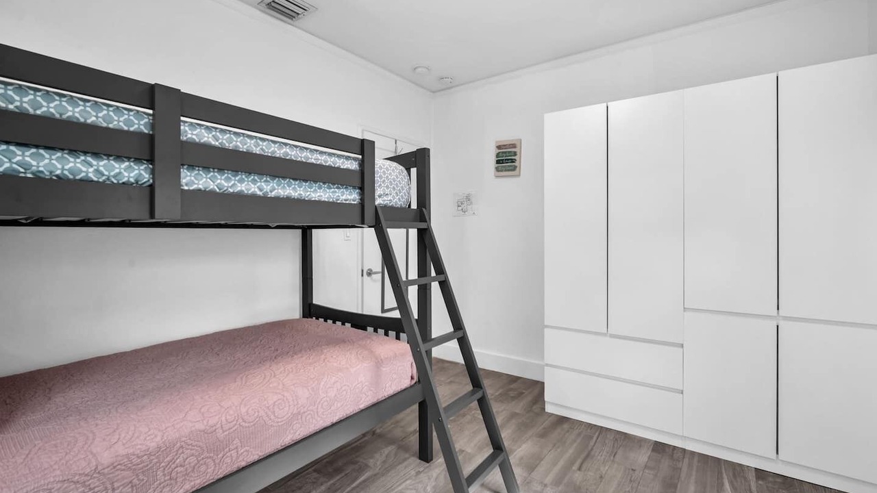 Photo of Bedroom in Melaleuca Gardens