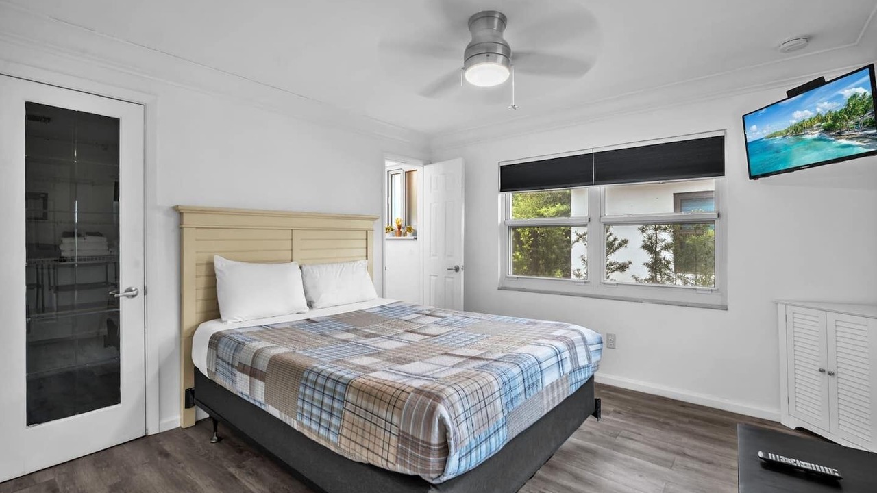 Photo of Bedroom in Melaleuca Gardens