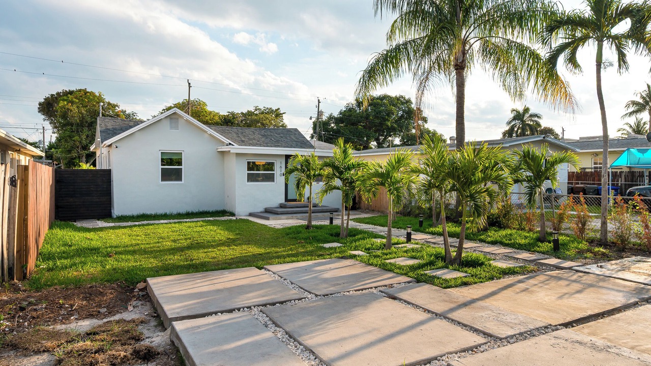 Photo of Outdoor in Royal Poinciana