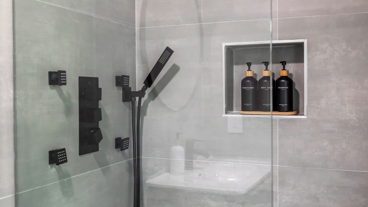 Photo of Bathroom in Royal Poinciana