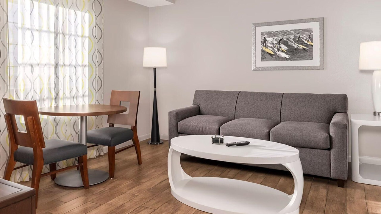 Photo of Livingroom in Smith's Memento