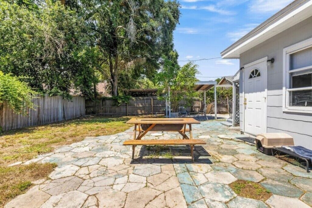 Photo of Outdoor in Historic Uptown
