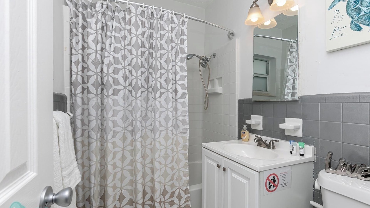 Photo of Bathroom in Poinciana Park