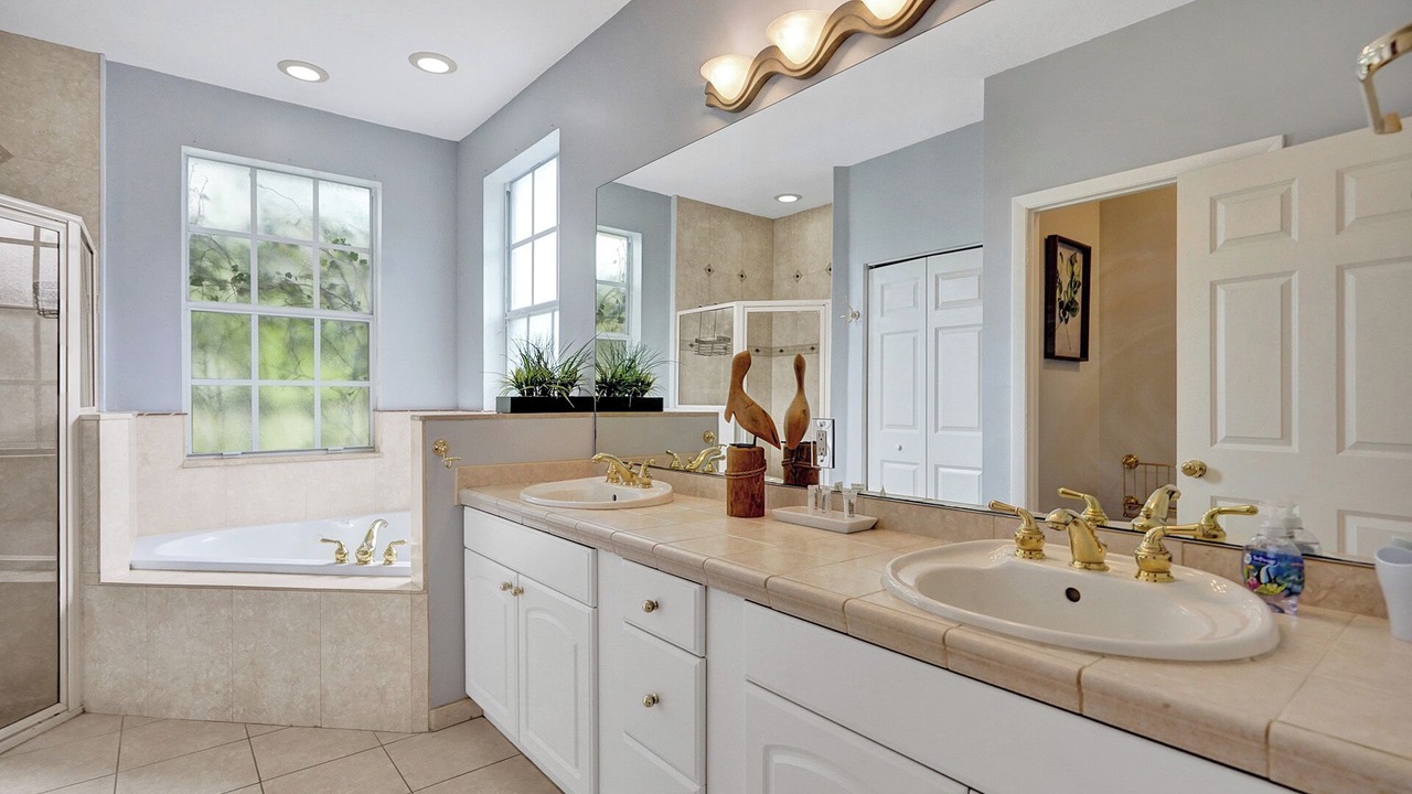Photo of Bathroom in River Oaks