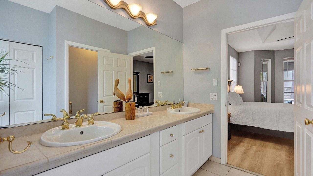 Photo of Bathroom in River Oaks