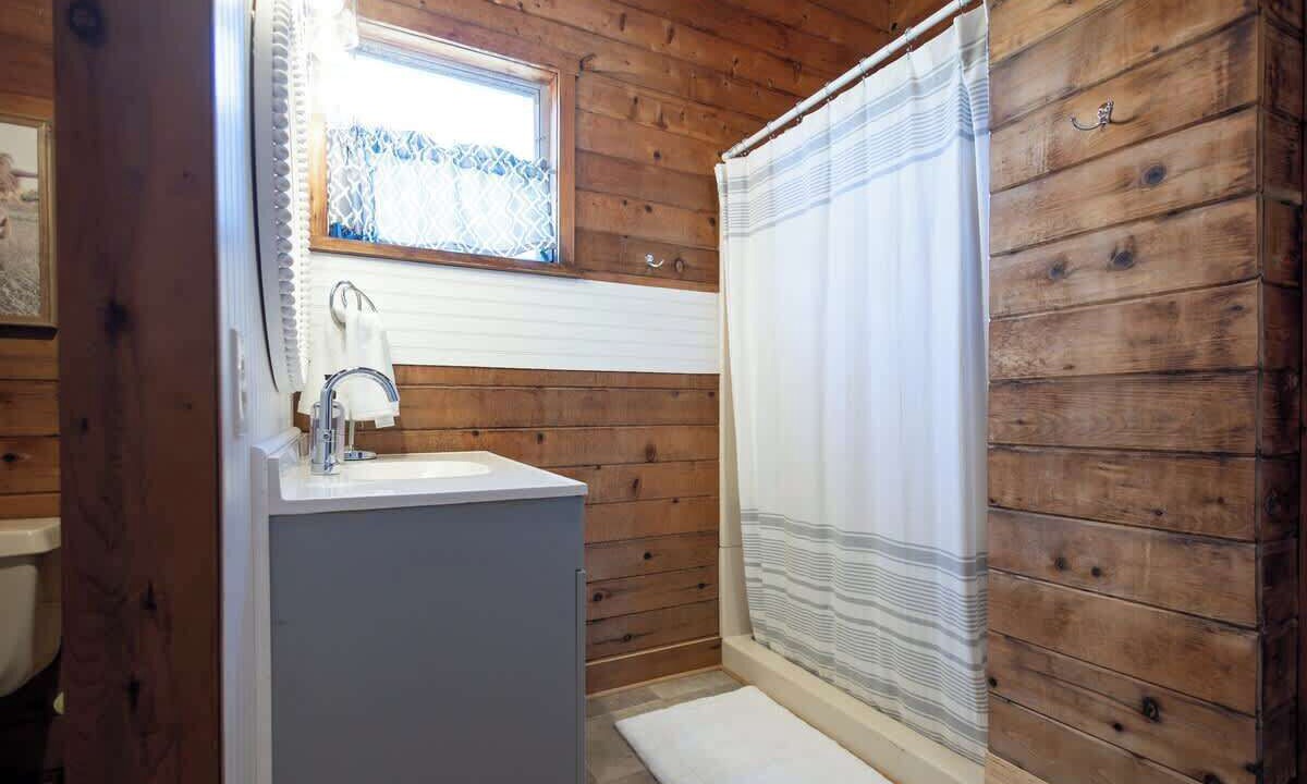 Photo of Bathroom in Plant City