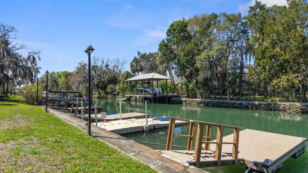 Photo of Others in Springs at Kings Bay