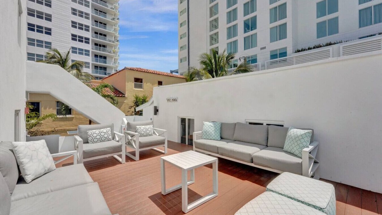 Photo of Patio Balcony in Barrier Island