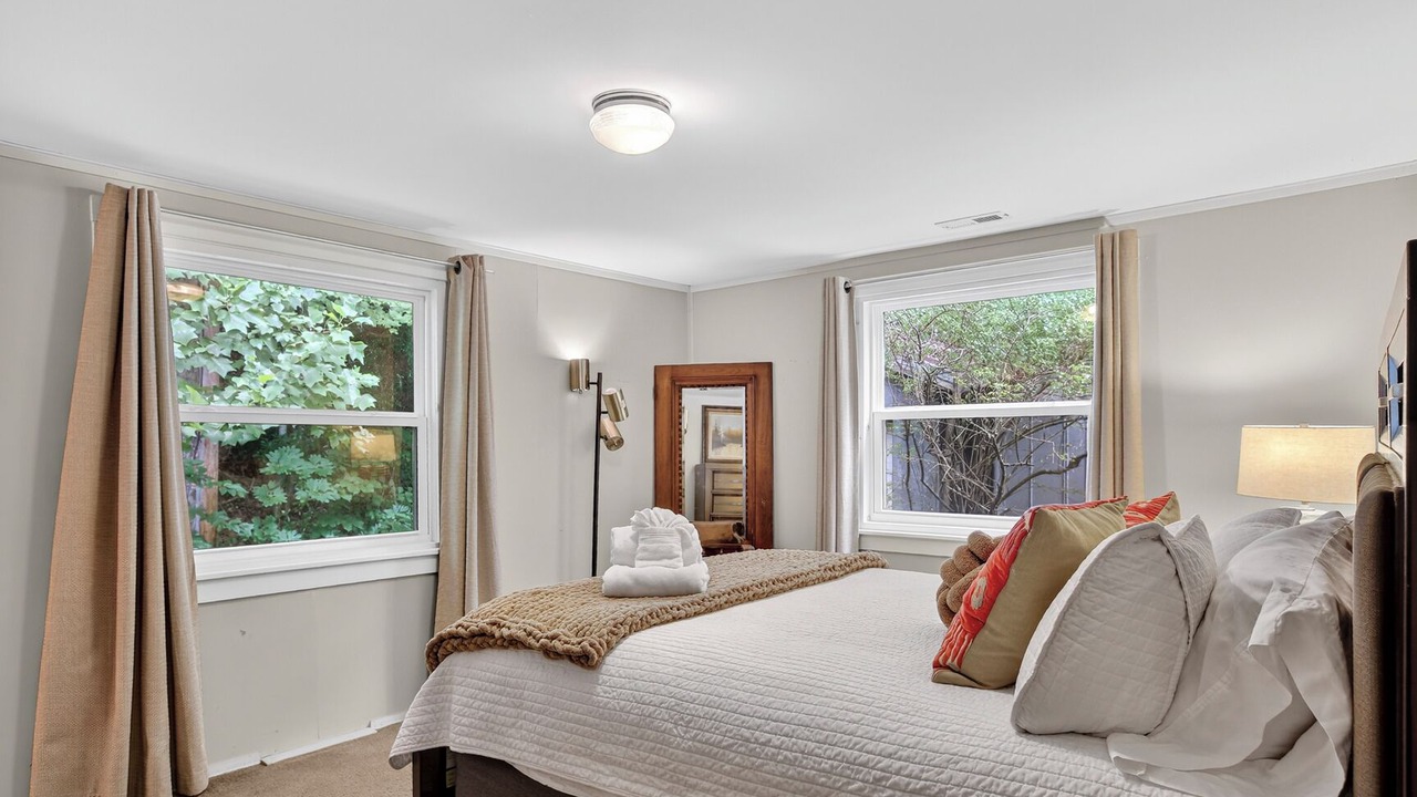 Photo of Bedroom in Candler