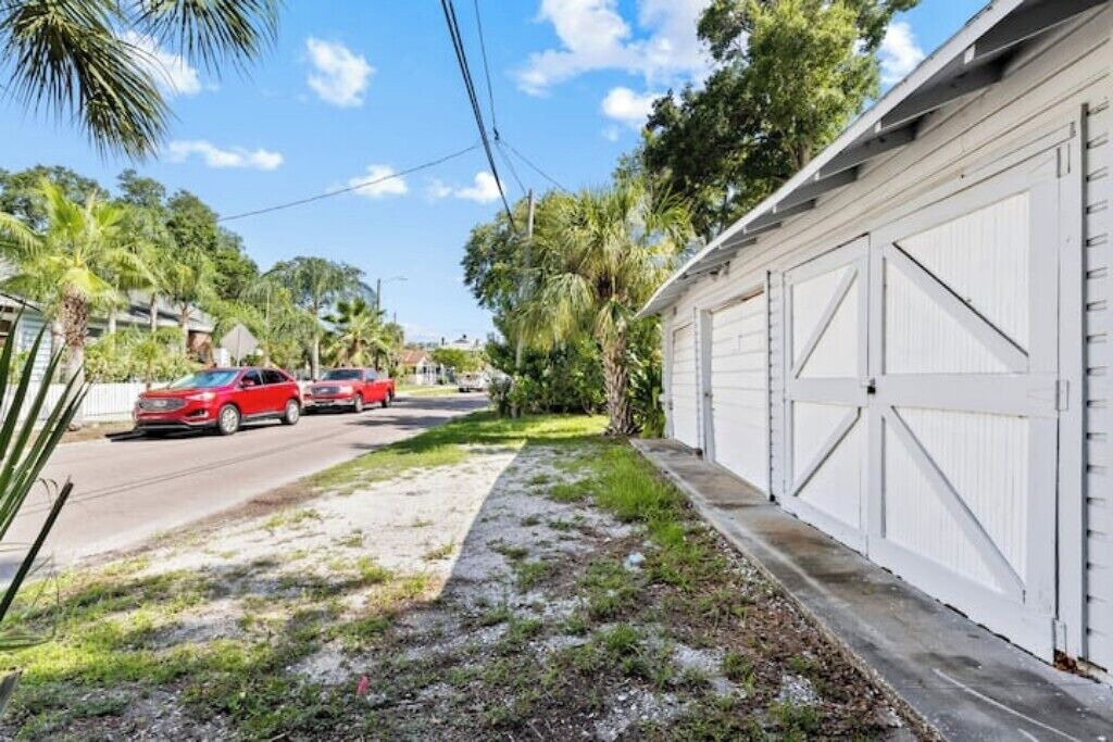 Photo of Outdoor in Historic Uptown