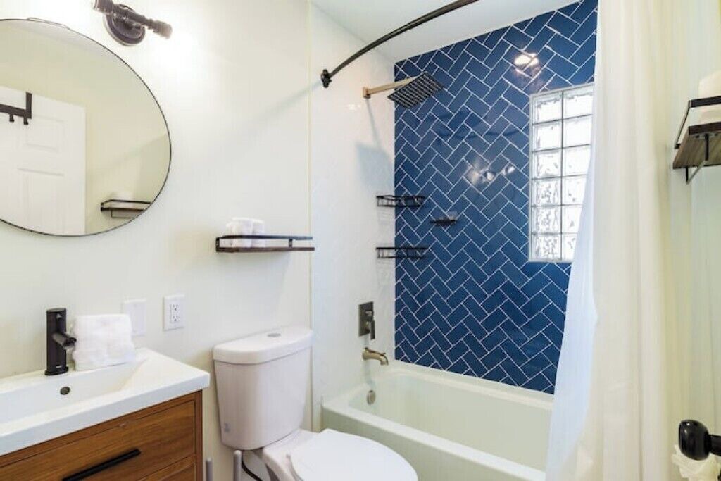 Photo of Bathroom in United Central