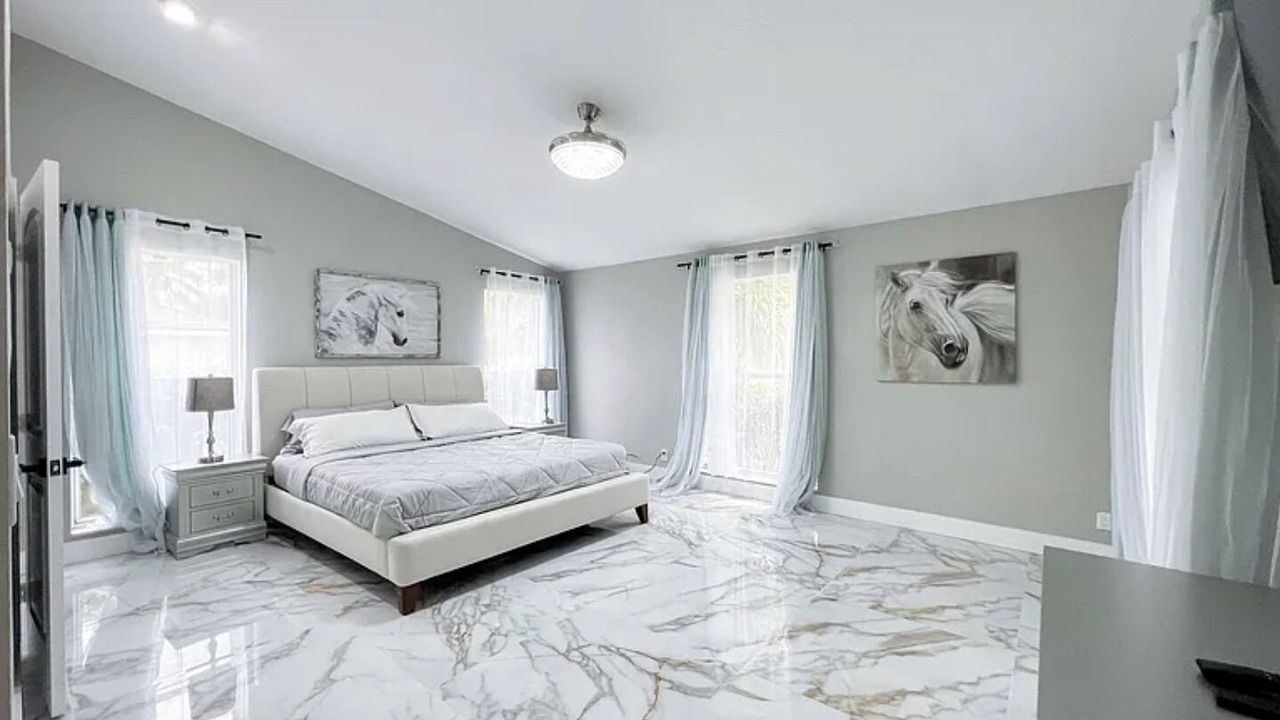 Photo of Bedroom in Greenview Shores